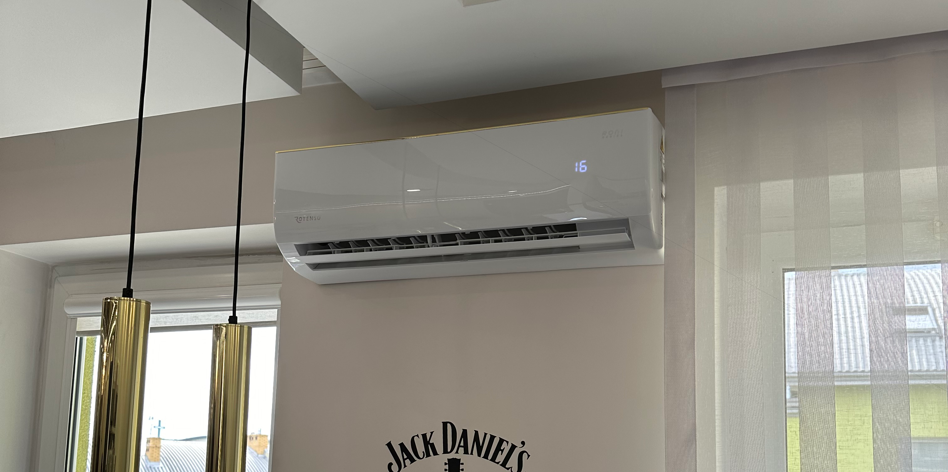 obraz przedstawiajacy sprzety agd takie jak lodówka i pralka
